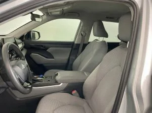 2020 Toyota Highlander L — thumbnail 10