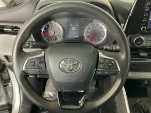 2020 Toyota Highlander L — thumbnail 11