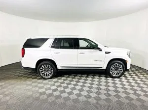 2023 GMC Yukon Denali Ultimate — thumbnail 10