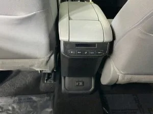 2020 Toyota Highlander L — thumbnail 15