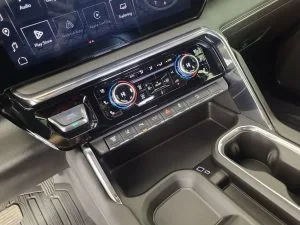 2024 GMC Sierra 2500HD Denali Ultimate — thumbnail 17