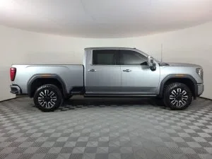 2024 GMC Sierra 2500HD Denali Ultimate — thumbnail 2