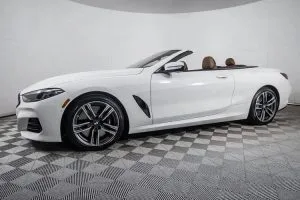 2023 BMW 8 Series 840i — thumbnail 4