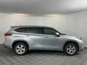 2020 Toyota Highlander L — thumbnail 5