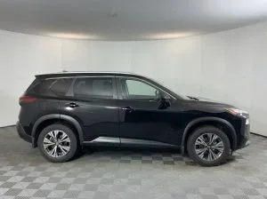 2022 Nissan Rogue SV — thumbnail 6