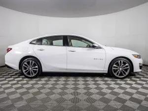 2024 Chevrolet Malibu LT — thumbnail 5