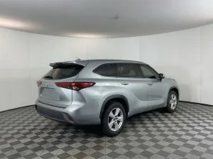 2020 Toyota Highlander L — thumbnail 7