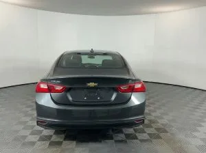 2017 Chevrolet Malibu LT — thumbnail 2