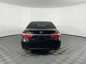 2017 Toyota Camry SE — thumbnail 2