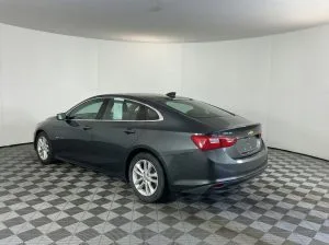 2017 Chevrolet Malibu LT — thumbnail 6