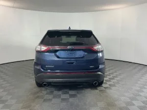 2017 Ford Edge SE — thumbnail 2