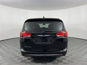 2018 Chrysler Pacifica L — thumbnail 2