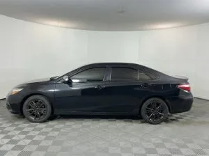 2017 Toyota Camry SE — thumbnail 6