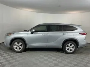 2020 Toyota Highlander L — thumbnail 6