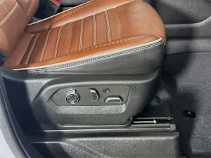 2023 GMC Yukon Denali Ultimate — thumbnail 28