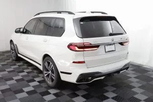 2024 BMW X7 — thumbnail 7